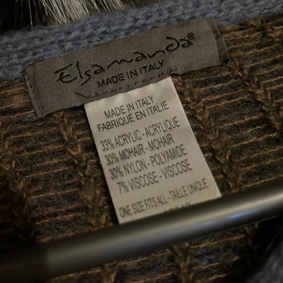 Blue plaid poncho - Picture 7 of 7